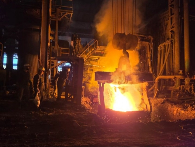معمل حديد حماة يستأنف عمله بعد توقف دام ستة أشهر