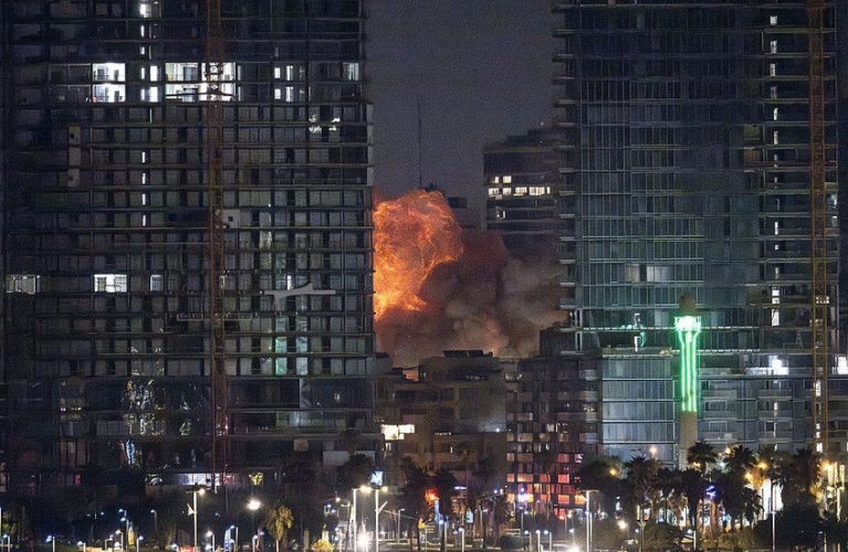 بريطانيا تسحب عائلات دبلوماسييها من إسرائيل