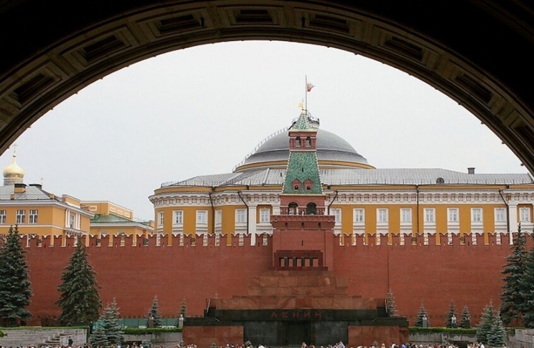 الكرملين: التدخل الأمريكي في الصراع الإيراني الإسرائيلي سيكون تصعيداً كبيراً وموسكو مستعدة لتقديم الدعم الإنساني لطهران