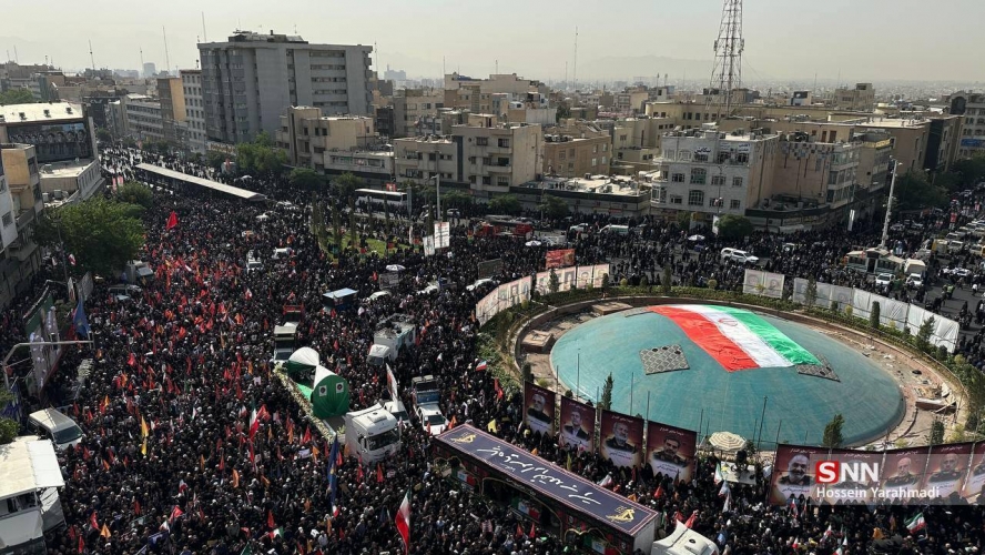 مراسم تشييع مليونية في طهران للشهداء الذين ارتقوا خلال العدوان الإسرائيلي الأمريكي الأخير
