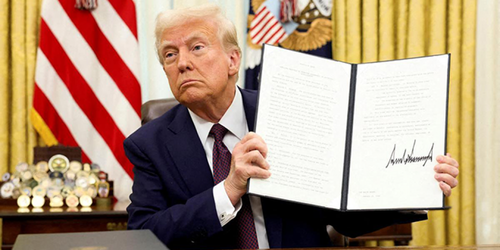  46 عاماً مضت من فرضها على سوريا... ترامب ينهي برنامج العقوبات على دمشق