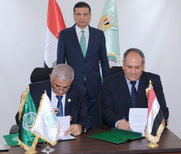  الزراعة المصرية وأكساد يوقعان حزمة مشروعات لتعزيز الأمن الغذائي والتنمية الزراعية المستدامة