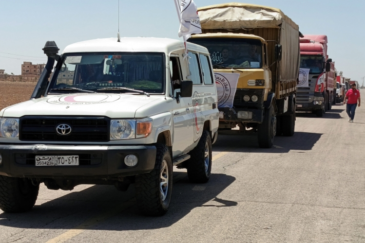 دخول قافلة مساعدات إنسانية جديدة إلى السويداء عن طريق بصرى الشام