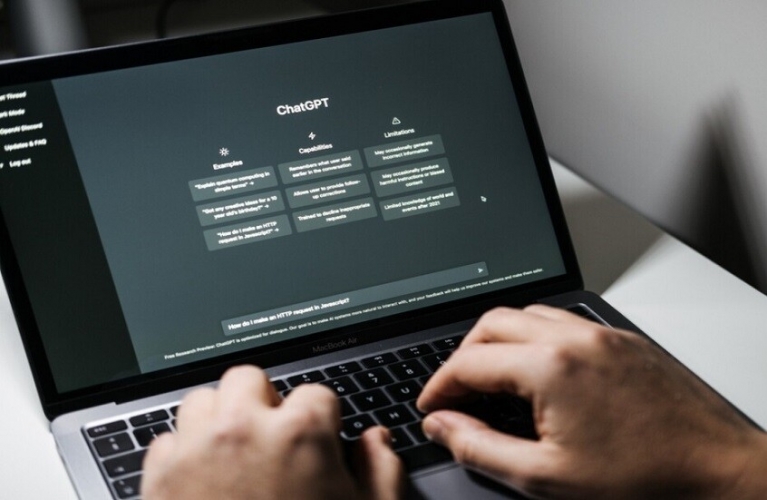 دراسة: ChatGPT أصبح أداة أساسية للمعلومات والإرشاد لدى الشباب والبالغين