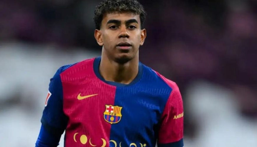 لامين يامال يحصد جائزة كوبا لأفضل لاعب شاب في العالم