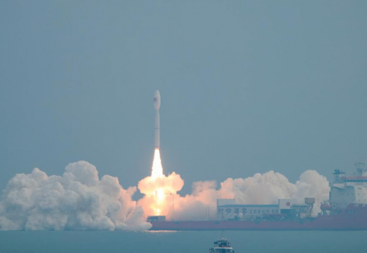 الصين تطلق قمراً صناعياً جديداً لرصد الطقس