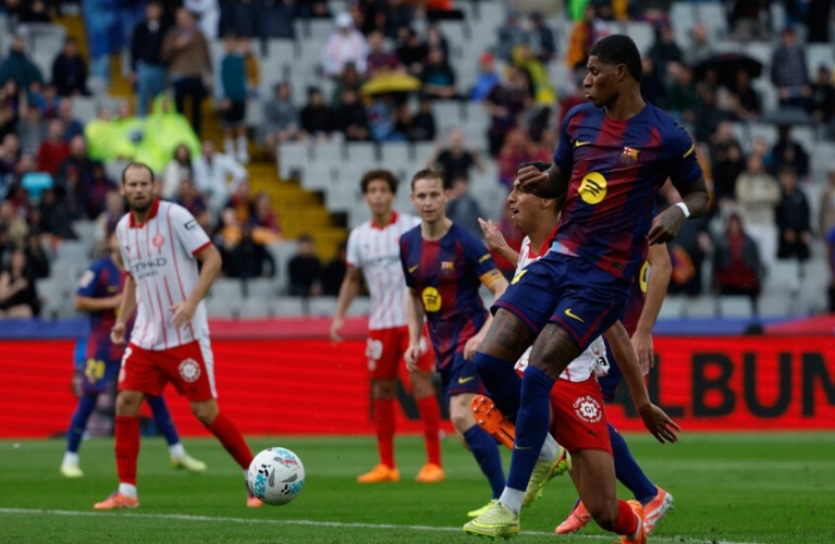 برشلونة يهزم جيرونا بثنائية في الدوري الإسباني 