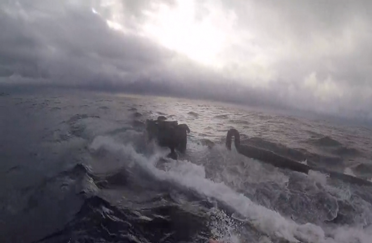 ترامب يعلن تدمير غواصة كبيرة محملة بالمخدرات أثناء توجهها إلى الولايات المتحدة