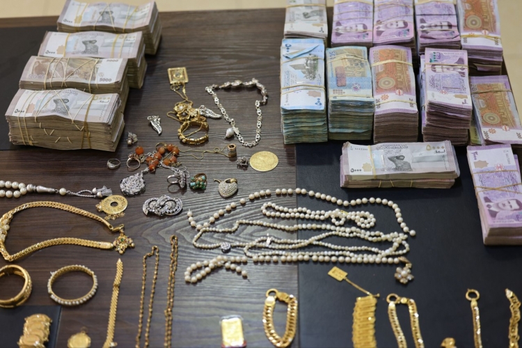 القبض على عصابة متورطة بجريمة سرقة البنك العربي في سوريا خلال فترة التحرير