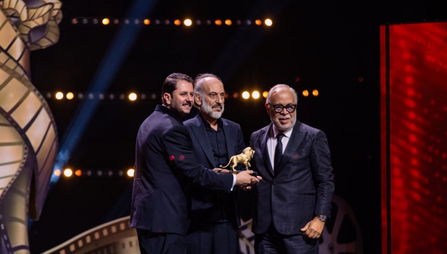 تكريم النجم العالمي غسان مسعود في افتتاح مهرجان وهران السينمائي في الجزائر 