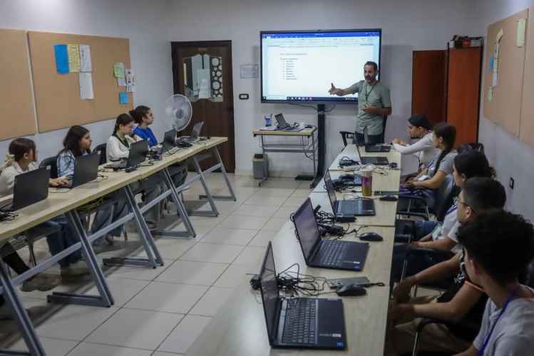 بدعم من الآغا خان.. مبادرات تعليمية في سلمية ويلدا ومصياف تعزز المهارات وتوفر بيئات آمنة