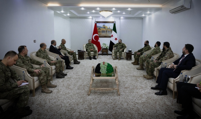 وزير الدفاع السوري يلتقي قائد القوات البرية التركي ويبحث معه تعزيز التعاون العسكري