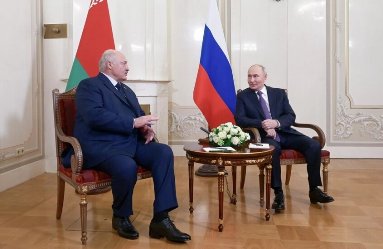 بوتين يلتقي لوكاشينكو في سان بطرسبورغ قبيل انطلاق أعمال المجلس الأعلى للاتحاد الاقتصادي الأوراسي