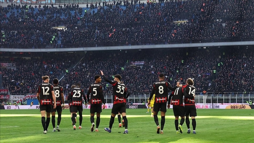 ميلان يهزم ضيفه فيرونا بثلاثية نظيفة في الدوري الإيطالي