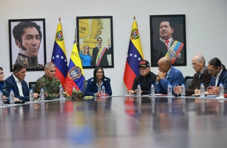 نائبة مادورو تتولى رسميا مقاليد الحكم في فنزويلا