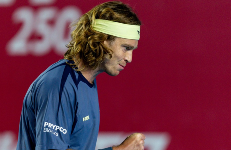 الروسي روبليف إلى نصف نهائي بطولة هونغ كونغ المفتوحة للتنس على حساب بورخيس البرتغالي