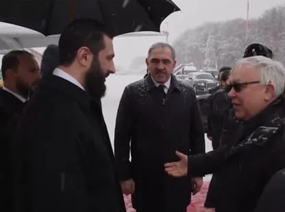 الرئيس الشرع يصل إلى موسكو في زيارة رسمية لإجراء مباحثات مع نظيره الروسي