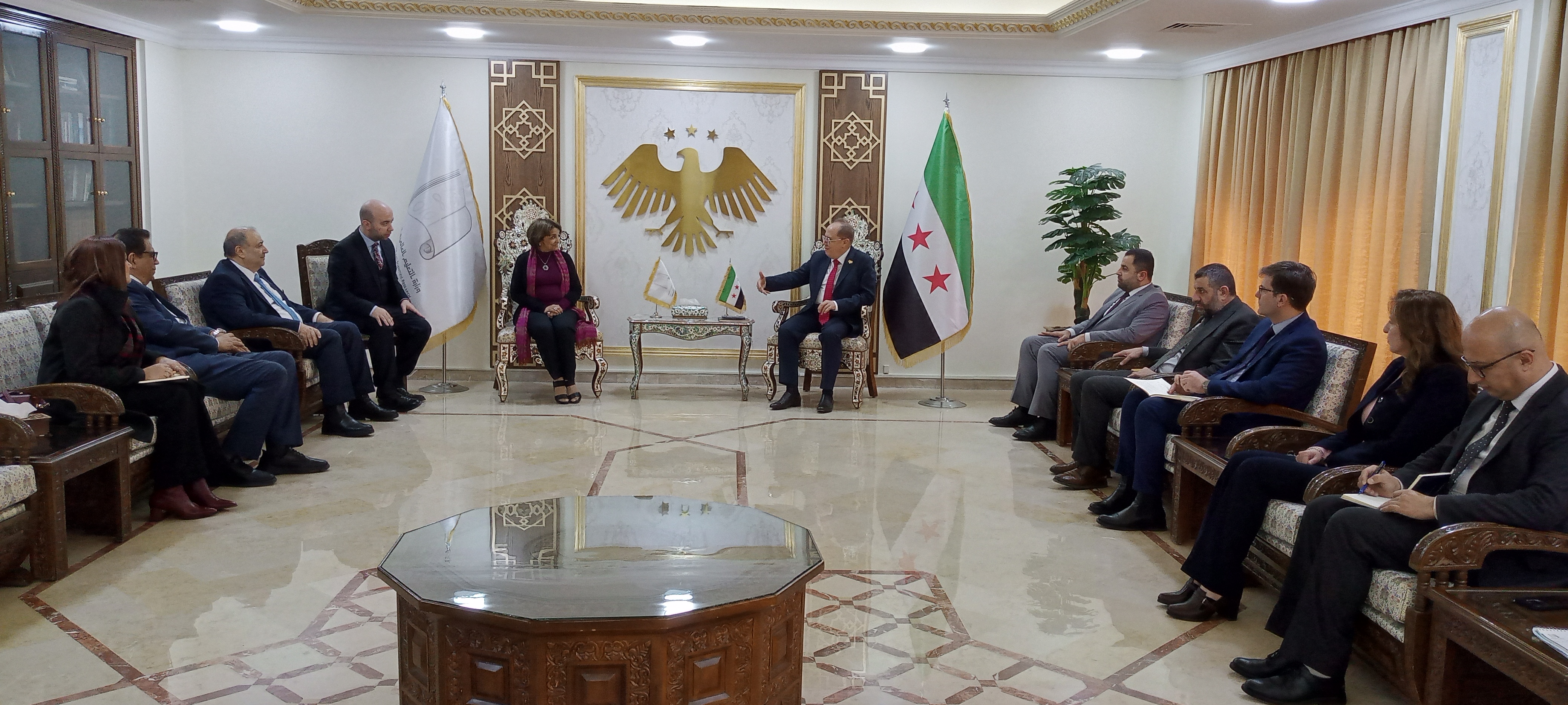 الآغا خان تبحث مع وزارة التعليم العالي إنشاء كلية للتمريض في سوريا