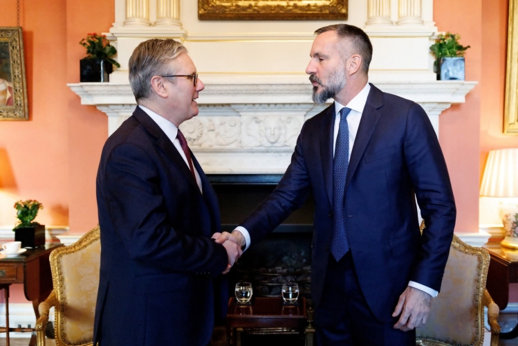 الآغا خان يلتقي رئيس وزراء بريطانيا والملك تشارلز في زيارة رسمية رفيعة لتعزيز التعددية والتنمية الدولية 