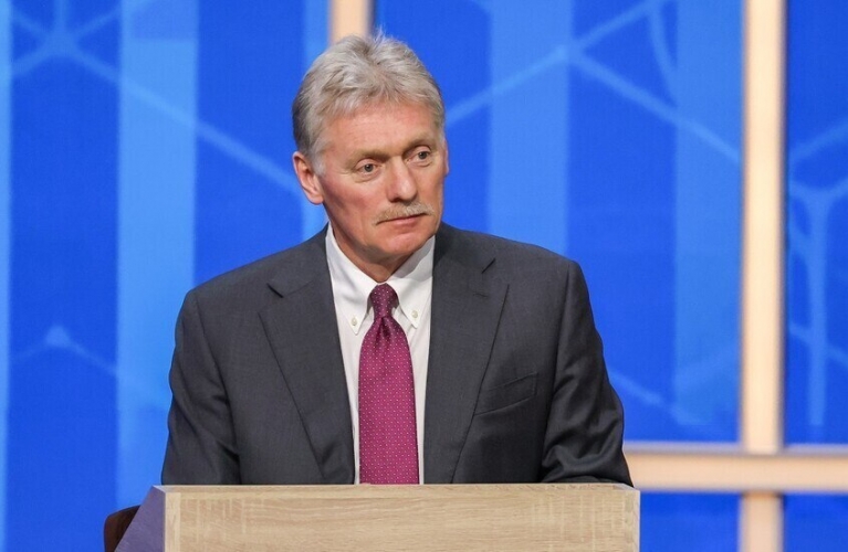 الكرملين يكشف عن زيارة مبعوث فرنسي إلى موسكو لبحث أزمة أوكرانيا