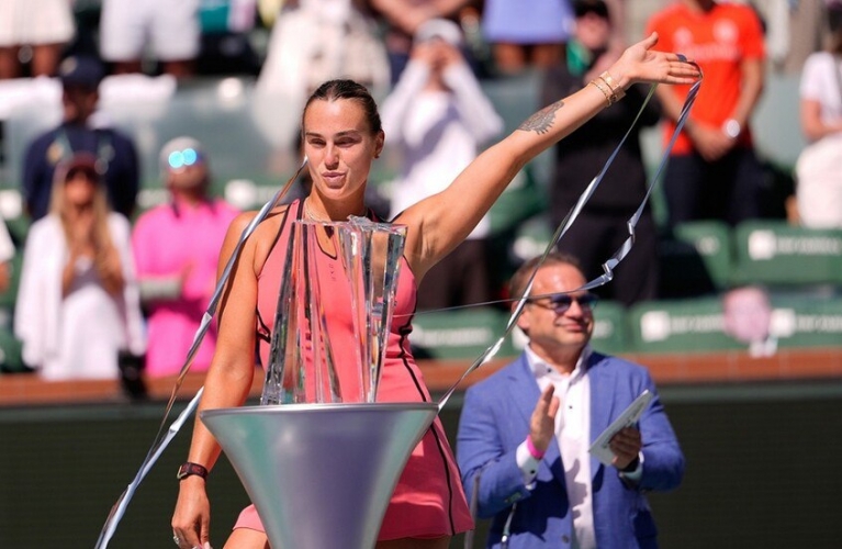 النجمة البيلاروسية آرينا سابالينكا بطلة الإنديان ويلز