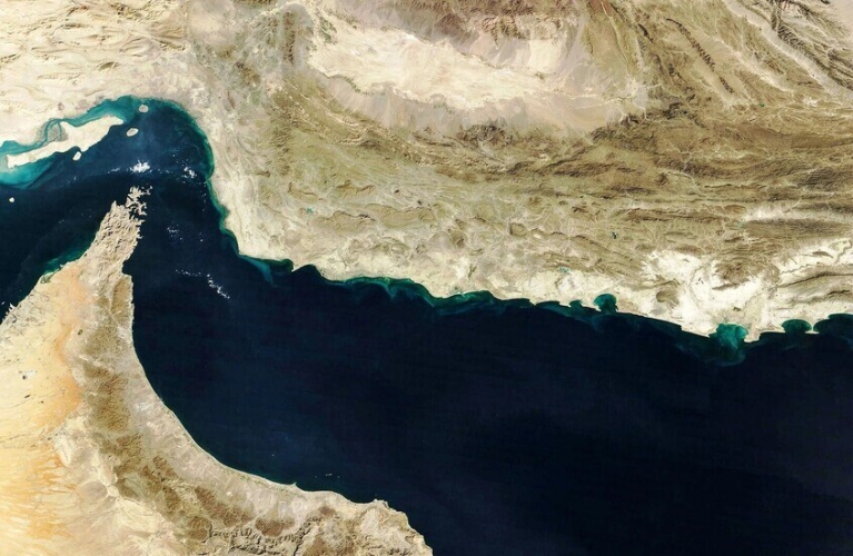 أكسيوس: حلفاء واشنطن يرفضون الانضمام إلى تحالف مضيق هرمز