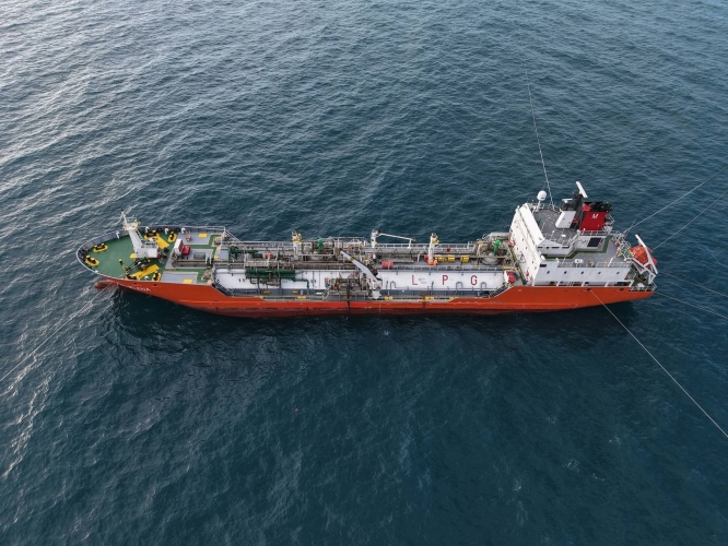 وصول ناقلة غاز إلى مصب بانياس محمّلة بأكثر من ألفي طن متري