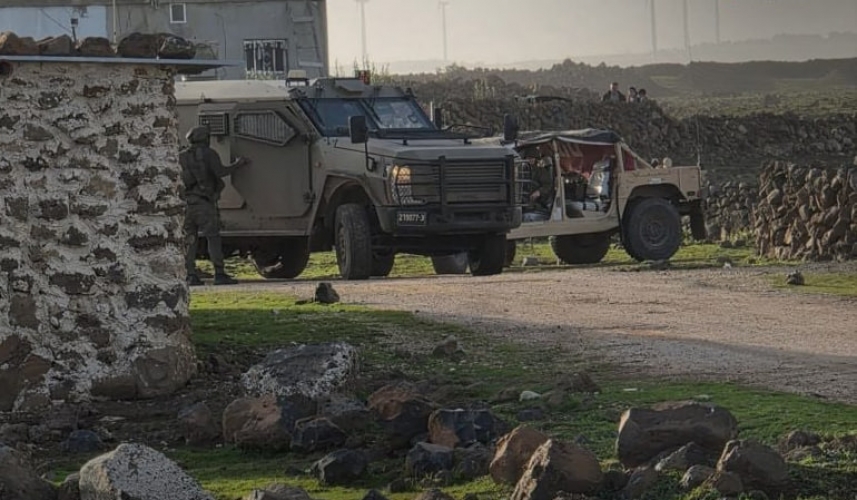 قوات الاحتلال الإسرائيلي تعتقل شاباً من قرية رويحينة بريف القنيطرة