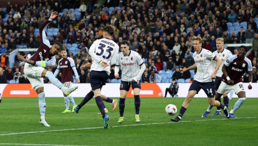 أستون فيلا يكتسح ضيفه بولونيا برباعية نظيفة ويتأهل إلى نصف نهائي الدوري الأوروبي