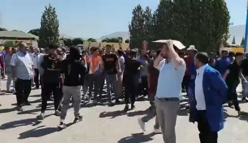 إضراب عمالي منظم في معامل “مدار” للمنظفات للمطالبة بتحسين الأجور والمعاملة الإدارية