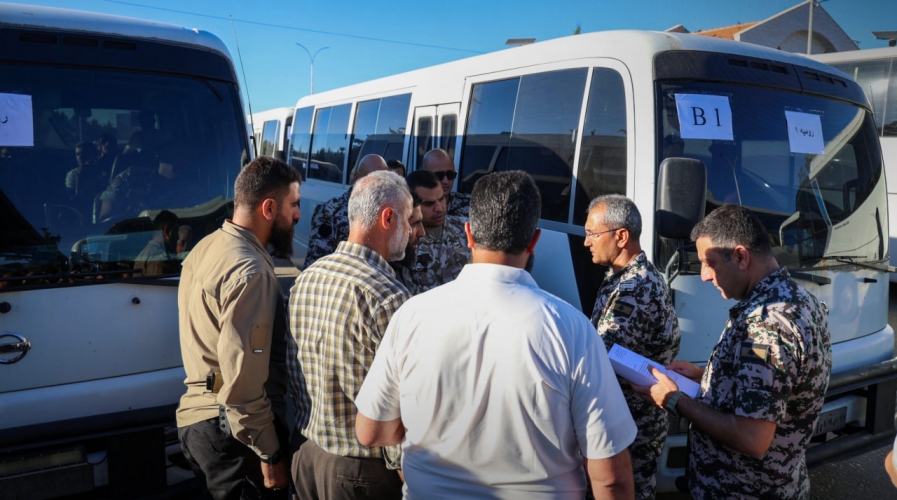استلام 128 سجيناً ضمن الدفعة الثانية من السجناء السوريين المحكومين في لبنان ‌