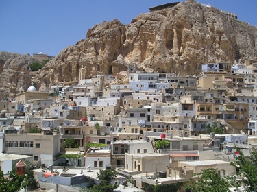 معلولا تنطق التاريخ وزوارها سيتضاعفون بعد الانتهاء من ترميم أحيائها وساحاتها