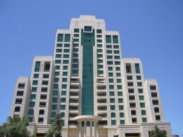 فندق الفورسيزنز يسرح 200 عامل بلا حقوق