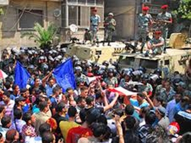 مئات المصريين يتظاهرون في جمعة 