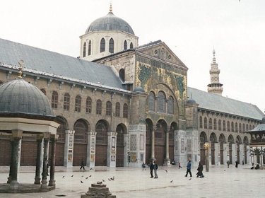 مساجد سورية تحيي ليلة القدر المباركة