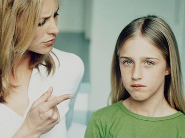 دراسة: الصرامة مع الطفل تعلمه الكذب