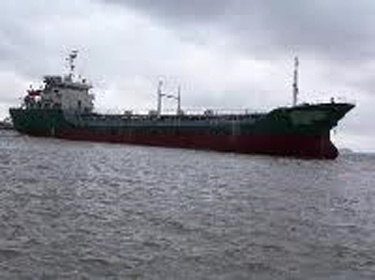   في إشارة على ثقتها بانتصار سورية.. الشركات الأجنبية مستمرة بنقل النفط رغم 