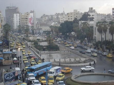 ساحة الشيخ ضاهر نقطة علام لزوار اللاذقية وأبنائها.. وروايات كثيرة حول تسميتها  