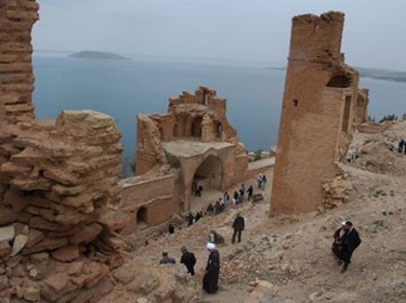 قلعة جعبر عروس الجزيرة وملكة الفرات