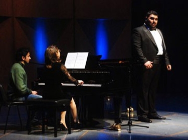 أمسية موسيقية في دار الأسد للثقافة والفنون.. صوت الغناء الأوبرالي يمتزج بحساسية الألحان