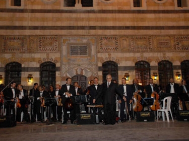 أمسية موسيقية لفرقة عدنان أبو الشامات للتراث الأحد