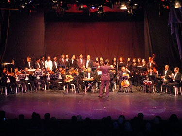 مديرية المسارح تكرم الموسيقي السوري عدنان أبو الشامات