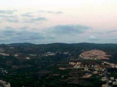 جبل السيدة العذراء.. بين زرقة السماء وخضرة الأرض