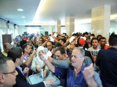 إقبال واسع لليوم الثاني على السفارة السورية في بيروت للتصويت في الانتخابات الرئاسية