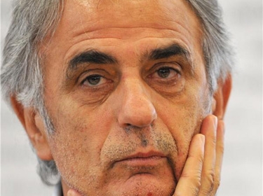  مدرب الجزائر يخشى التحكيم بعد مباراة الافتتاح