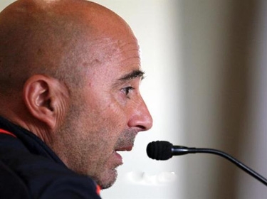 مدرب تشيلي يحذر من اسبانيا بعد هزيمتها الكارثية