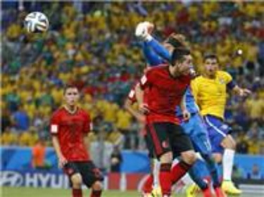 أوشوا يقود المكسيك لتعادل 