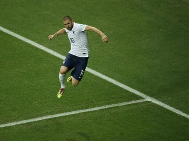 في ليلة صياح الديك .. بنزيما كان صاحب الكعب الأعلى