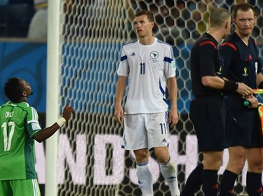 الأخطاء التحكيمية تقضي على آمال البوسنة والهرسك في مونديال البرازيل