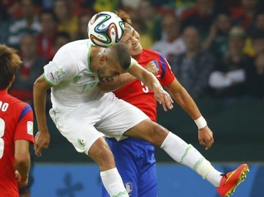  خبراء الكرة السورية : فوز الجزائر مهم والأهم لقاء روسيا